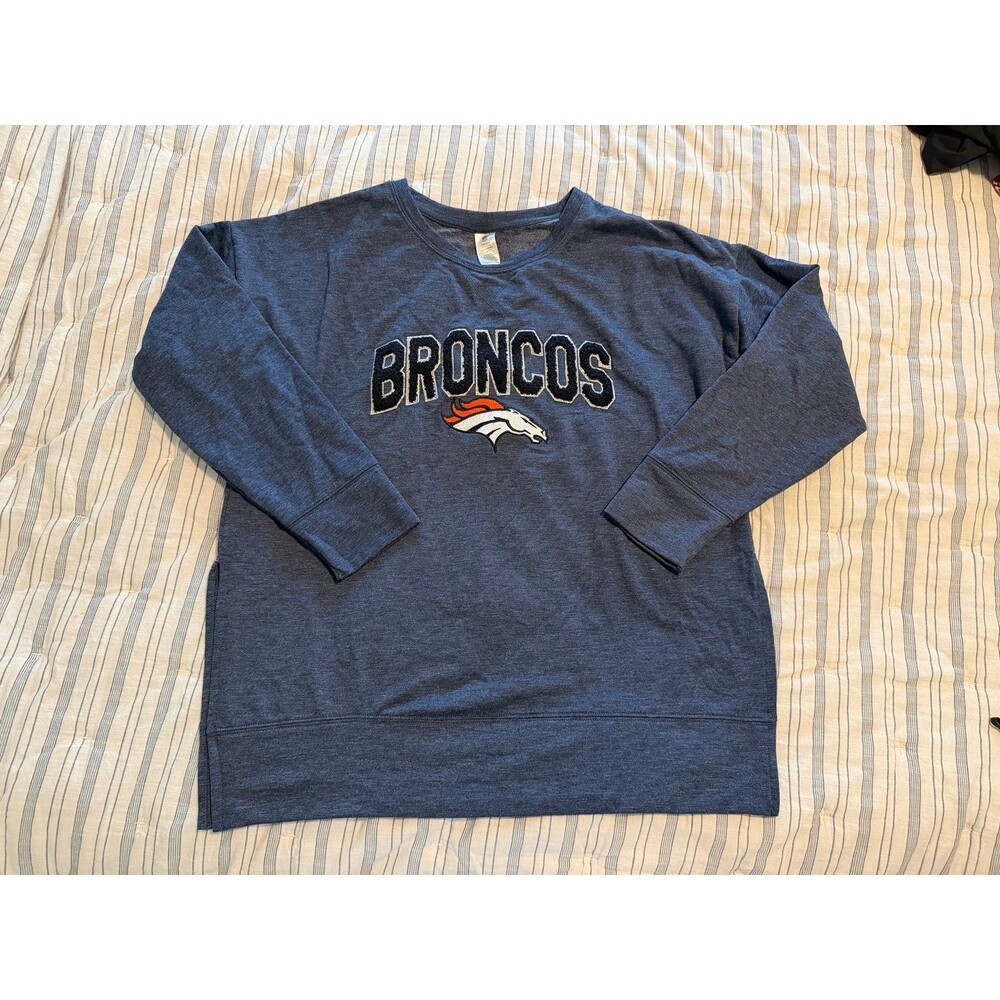 Denver Broncos NFL Football Women’s Patchwork Logo Crewneck Sweatshirt Large